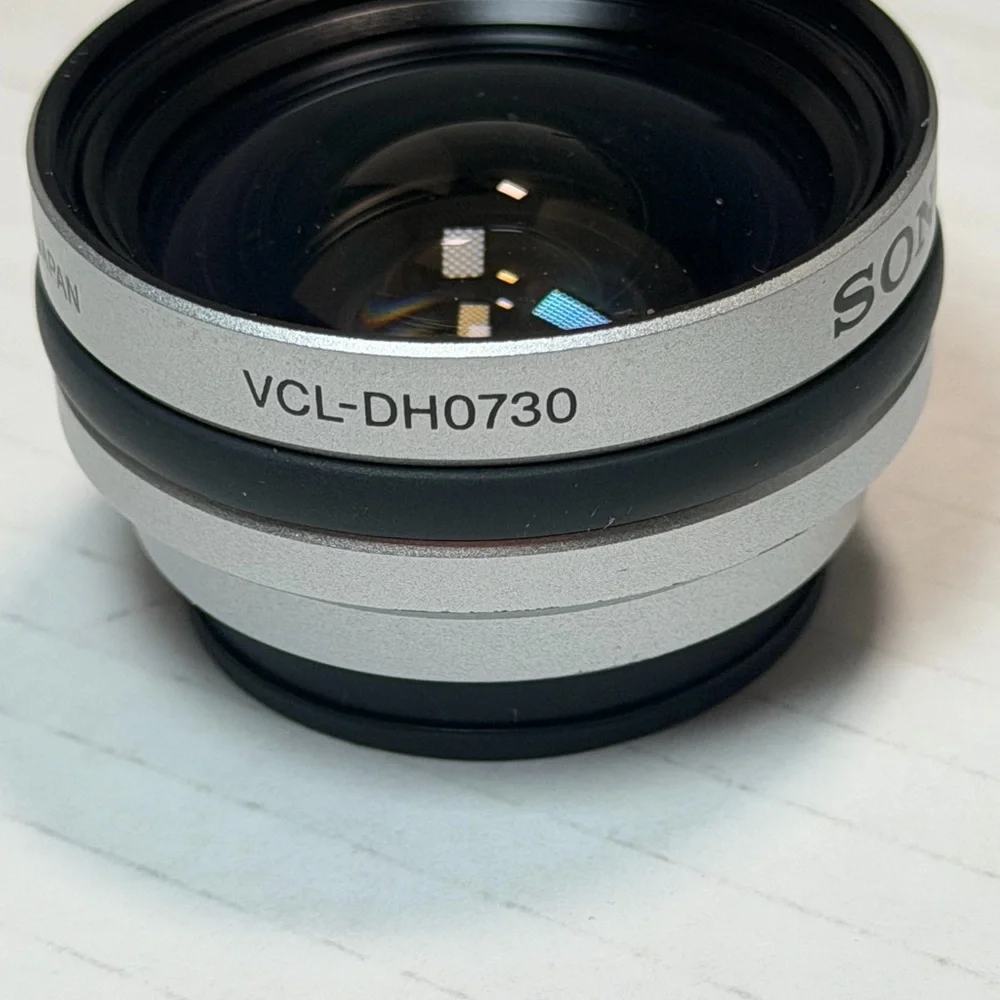 Sony VCL-DH0730 Wide Conversion Lens (x0.7) | For Cyber-shot Digital Cameras